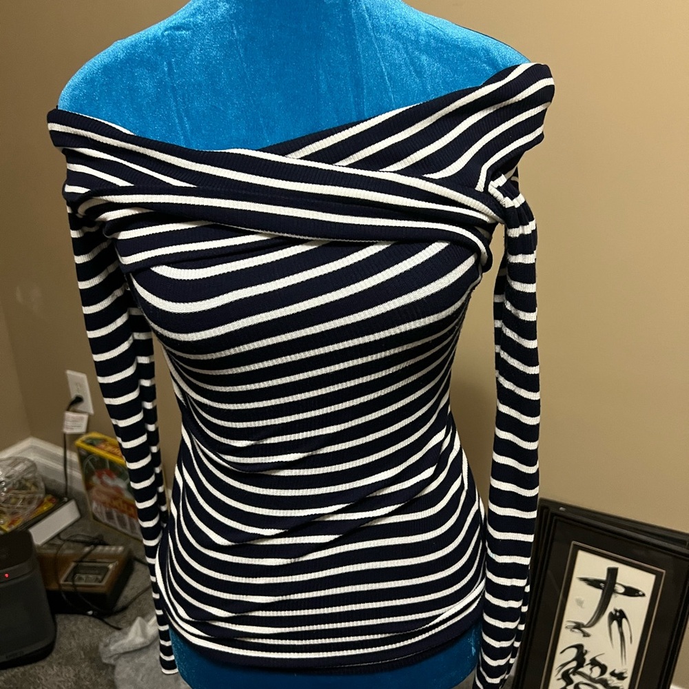 Abercrombie and fitch off the shoulder navy and white strip shirt. Size small